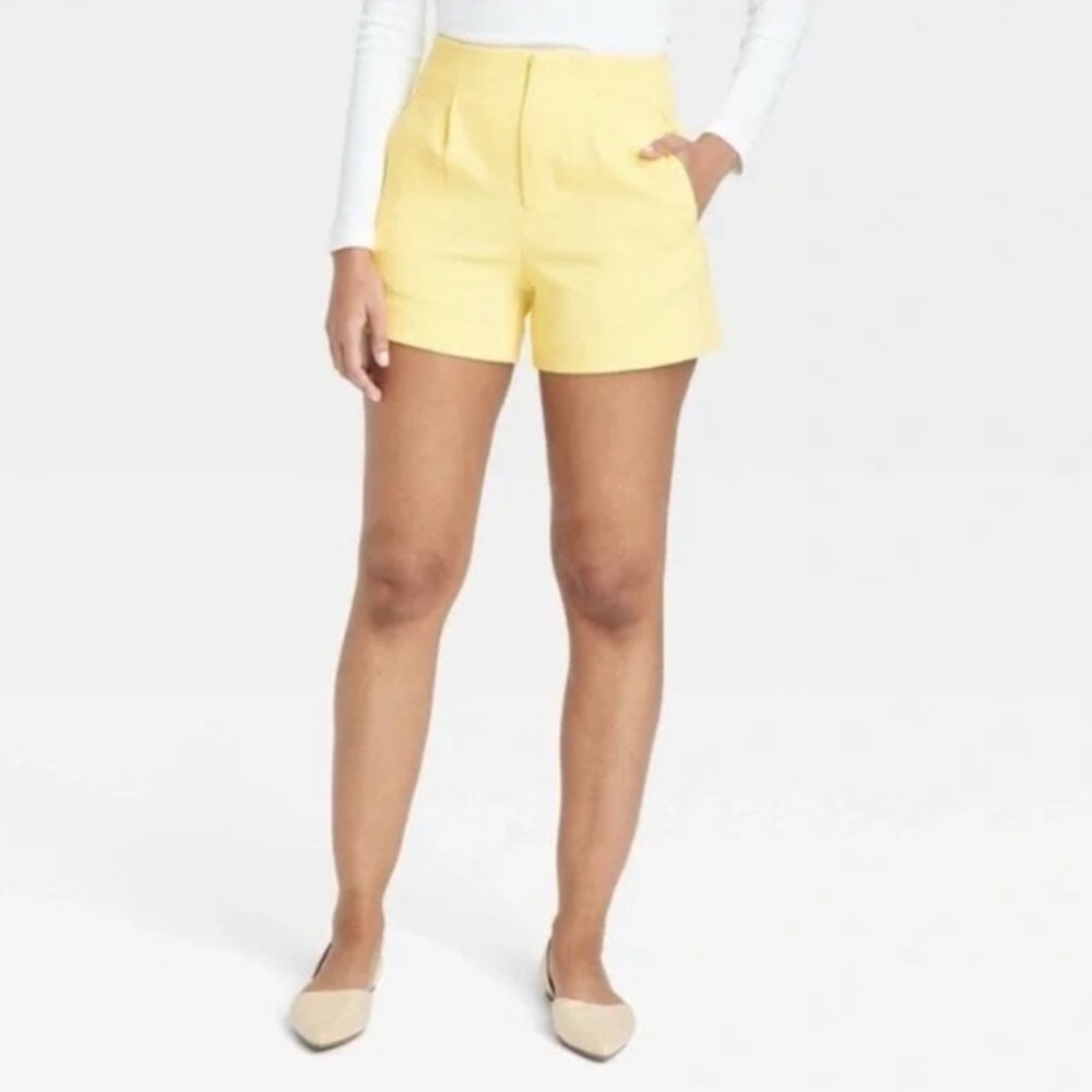 A New Day Bright Yellow Pleated Shorts High Rise Tailored Size 4 Pocket Like New